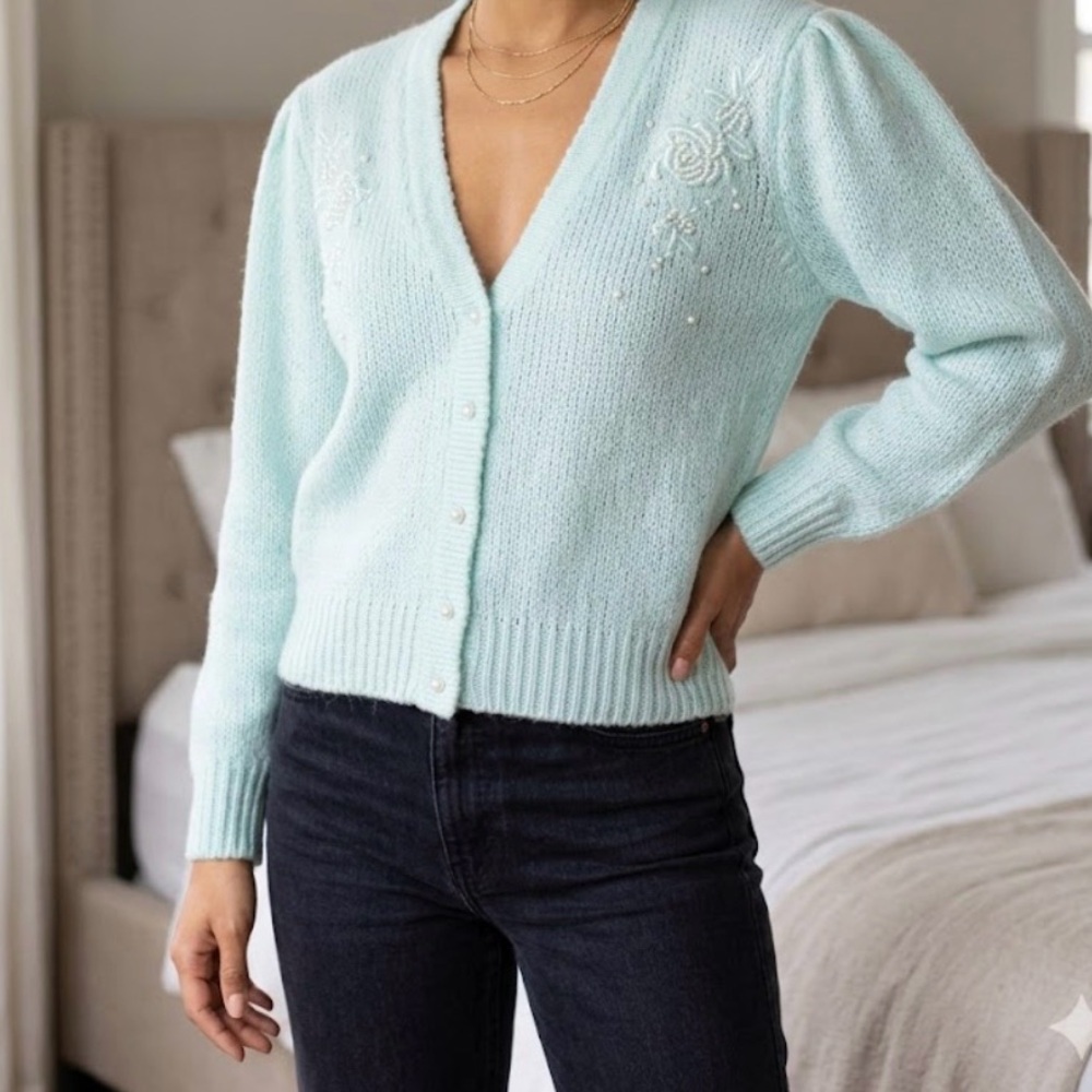 Buy 2 for 20$ ✌🏻 Vintage Women's Mint Green Cardigan